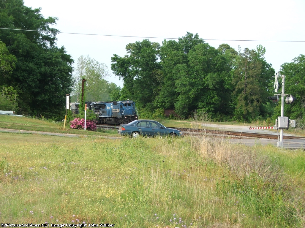 NS 8304 southbound